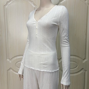 Ensemble de pyjama d'hiver pour femme en polyester et élasthanne, pointelle, cordon de serrage, haut Henley à manches longues et col en V, pantalon coupe slim, bord festonné, doux - Product Image 3