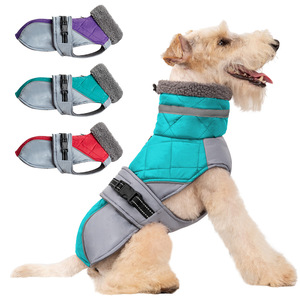 Manteau d'hiver de luxe en polyester à motif uni pour chien avec harnais intégré pour lévrier – Vente en gros OEM/ODM - Product Image 1