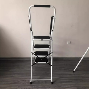 Escabeau télescopique moderne à 4 marches <span class=keywords><strong>en</strong></span> aluminium pliant <span class=keywords><strong>en</strong></span> acier isolé pour la maison et l'extérieur certifié EN131-on la vente - Product Image 2