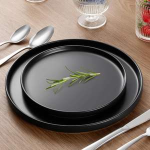 Service de table de luxe en céramique, assiettes et bols modernes, compatibles micro-ondes, en grès noir mat, lot de 4 - Product Image 3