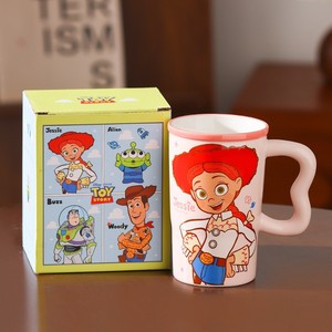 Tasse en céramique grande capacité Toy Story avec poignée ondulée – Adorable dessin animé Buzz, Woody, Jessie, Alien – Tasse à café et à eau avec poignée ondulée - Product Image 6