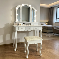 Ensemble de coiffeuse blanche avec miroir triple à LED, 5 tiroirs, tabouret rembourré, table de maquillage moderne pour chambre à coucher, usage domestique pour femmes