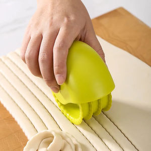 Rouleau à pâtisserie en gros pour mini-pizzas et petits carrés, emporte-pièce à biscuits - Product Image 1