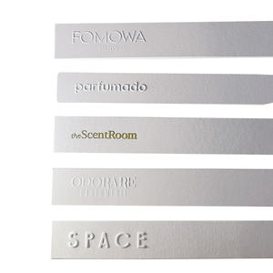 La bouteille de support Premium de <span class=keywords><strong>33ml</strong></span> utilise des bandelettes d'échantillons de papier de <span class=keywords><strong>parfum</strong></span> personnalisables - Product Image 1