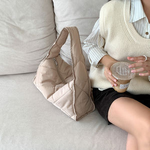 Sac fourre-tout en nylon de haute qualité en gros d'usine, sac à main extensible vert olive, sac fourre-tout personnalisé, sac à main matelassé - Product Image 1