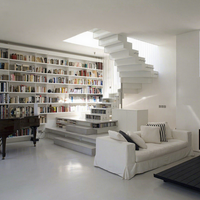 Escalier superposé en marbre, design à niveaux, solution complète pour villa, loft, duplex, style luxe léger, panneaux en verre et pierre préfabriqués pour la maison