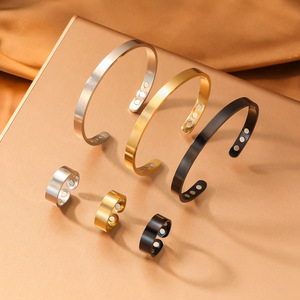 Juego de Anillos y Brazaletes Minimalistas de Acero Inoxidable con Acabado Pulido para Uso Diario, en Forma de <span class=keywords><strong>C</strong></span>, para Mujeres y Hombres - Product Image 1