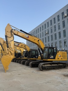 Excavatrice hydraulique sur chenilles Caterpillar 330GC de 30 tonnes, modèle 2023 certifié, d'occasion, contrôlée par PLC, pour l'exploitation minière et la construction - Product Image 2