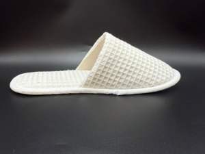 Pantuflas Desechables Biodegradables Ecológicas Nuevas de 2026, de Algodón Blanco con Diseño de Gofre, con Logotipo Personalizado, Punta Cerrada, Suaves y Cómodas para Uso en Hoteles - Product Image 6