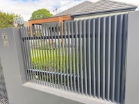 Clôture moderne en aluminium à lames verticales, panneaux de 6 pieds, écologiques, imperméables, pour jardins et chantiers