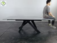 Table à manger rectangulaire extensible moderne en pierre frittée avec base en bois et pieds en métal pour la maison, l'hôtel, l'appartement
