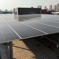 Système de montage solaire BIPV revêtu de Zn-Al-Mg sans soudure, résistant aux typhons, support modulaire préfabriqué pour panneaux solaires