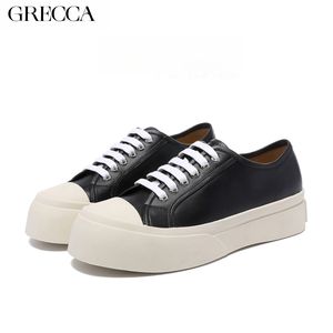 All'ingrosso nuove scarpe alla moda Color caramella da <span class=keywords><strong>donna</strong></span> <span class=keywords><strong>basse</strong></span> con lacci spessi scarpe da ginnastica sportive piatte scarpe Casual da <span class=keywords><strong>donna</strong></span> - Product Image 2