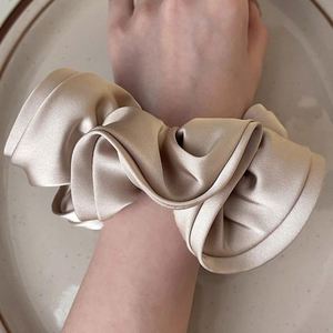 Élastique à cheveux chic style français pour chignon, inspiré d'Instagram, avec volants, pour queue de cheval, en tissu élégant, accessoire de coiffure, cadeau - Product Image 4