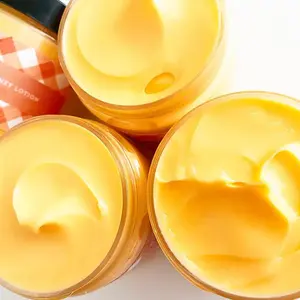 Private Label VEGAN Lightening Skin Natural loção Hidratação para a pele Clareamento conjunto de cuidados com a pele Kojic Acid & Turmeric Body butter