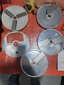 Nouveau Coupe-légumes à Lames Interchangeables en Acier Inoxydable avec Moteur pour Usage Domestique, Hachoir, Trancheuse, Râpe et <span class=keywords><strong>Moulin</strong></span> à Farine - Product Image 5