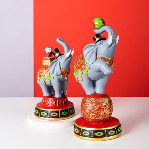 Adornos de elefante de circo pintados a mano de nuevo estilo europeo transfronterizo hogar sala de estar gabinete de vino TV entrada resina - Product Image 3