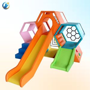 Ensemble de toboggans modulaires avec design en nid d'abeille, pour 6 à 8 enfants, OEM/ODM pour usage commercial, zones de loisirs, parcs d'attractions - Product Image 4