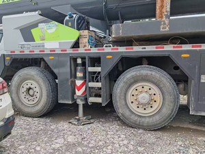 Truck Crane <b>Used</b> <b>Machinery</b> Zoomlion ZAT2000E7 200 Ton 2021 Model Weichai Engine Gearbox Pump 100m Lifting Height for Video - Product Image 3