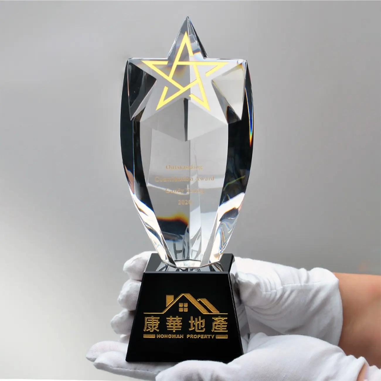 Tùy Chỉnh Khắc Sao Pha Lê Thủy Tinh Giải Thưởng Cúp Với Logo Vàng Năm Điểm Nghệ Thuật Theo Chủ Đề K9 Trophy Trên Một Cơ Sở 3D Laser Khắc
