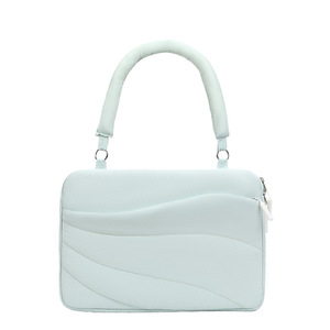 Sac à bandoulière matelassé moelleux, sacoche légère rembourrée pour ordinateur portable, sacoche de bureau style INS couleur unie avec logo personnalisé - Product Image 6