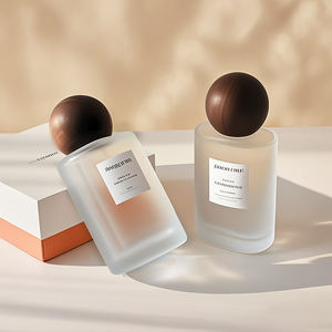 ขวดน้ำหอมแก้วใสฝ้า 30 มล. 50 มล. 100 มล. แบบเติมได้ ขวดสเปรย์น้ำหอมสำหรับเครื่องสำอาง ฝาปิดสีดำ หัวปั๊มแบบลูกกลิ้ง - Product Image 1