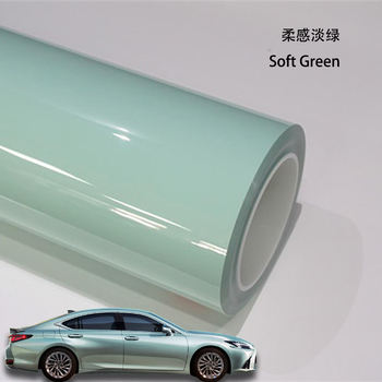 สีเขียวอ่อน