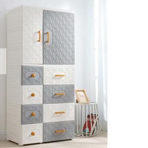 Armario de Plástico Moderno de Alta Calidad para Bebés con Puerta Abatible, Perchas y 4 Cajones, 5 Niveles, en Oferta - Product Image 4