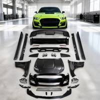 Kit complet de conversion et de lifting pour Ford Mustang GT500 2015-2017 : pare-chocs avant et arrière, capot et ailes modifiés.