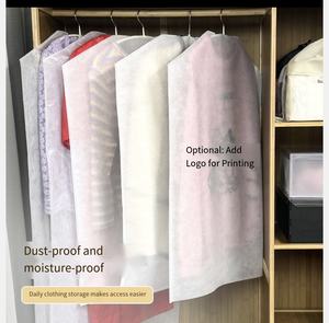 <span class=keywords><strong>Housse</strong></span> anti-poussière en tissu non tissé double couche avec fermeture éclair, sac <span class=keywords><strong>à</strong></span> vêtements épaissi avec logo personnalisable, pour <span class=keywords><strong>rangement</strong></span> suspendu - Product Image 2