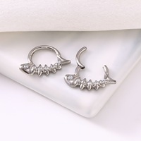 Anneau clicker segmenté en titane ASTM F136 avec zircon motif dents de requin, bijou de nez pour piercing de septum, vente en gros