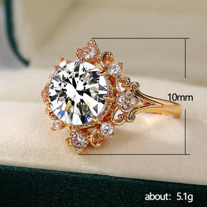 Anello da Donna F884 in Oro 18K con Diamante Sintetico Taglio Brillante Rotondo, Gioiello di Fidanzamento - Product Image 5