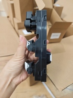 QSF93571F1050 es adecuado para el interruptor principal del elevalunas eléctrico del Kia KX5, modelo 93571-F1050