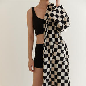 Albornoz diseño de moda hilo a cuadros teñido bordado logo 100% algodón chal cuello Albornoz - Product Image 5