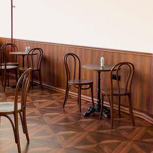 Juego de Mesa y Sillas de Comedor de Diseño Moderno en Madera Maciza Color Nogal para Restaurante, Cafetería, Hotel y Tienda de Café - Fácil de Limpiar - Product Image 2