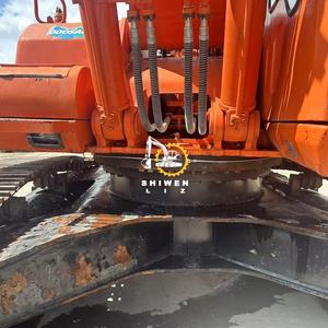 Excavatrice d'occasion à prix avantageux DH420LC-7 à vendre, d'origine coréenne, hydraulique, sur chenilles, DOOSAN 420LC-7 rouge, bon état - Product Image 3