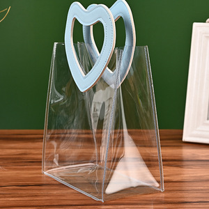 20*18*10cm Custom New Fashion Transparent Lady <strong>Cosmetic</strong> PVC Gift Tote Travel <strong>Bag</strong> clear Makeup Pouch with Heart Handle - Product Image 4