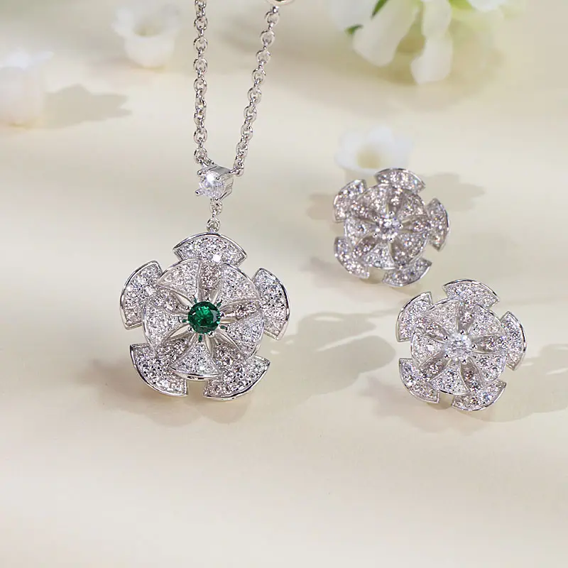China Factory Women Fashion Design Jewelry Set Micro Insert Inlay Technology Round Flower Sterling Silver Necklace Earring Set