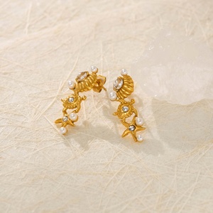 Pendientes de Perlas y Estrellas de Mar de Acero Inoxidable con Baño de Oro de 18K al Vacío, Estilo Europeo Americano, Modernos para Aniversario o Vacaciones en el Océano - Product Image 5