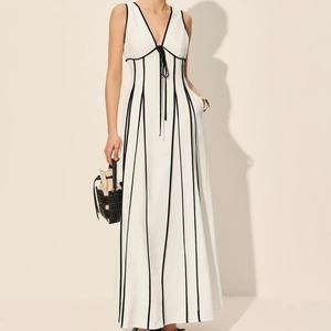 Vestido Maxi de Lino y Algodón Personalizable para Mujer, Estilo Retro Vintage con Tirantes y Ribete en Contraste, Gran Venta - Product Image 1