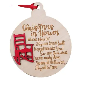 Pendentif en bois pour les êtres chers du mémorial de Noël Décorations multicouches Chaise paradisiaque rouge Pendentif d'arbre de Noël