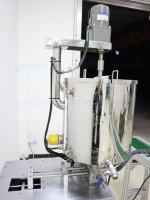 Machine de remplissage semi-automatique YETO à deux têtes pour rouge à lèvres et baume à lèvres, avec convoyeur, agitateur pour cire et déodorant en stick, compatible plastique et verre