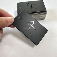 Étiquette volante personnalisée recyclable avec logo UV brillant pour vêtements, étiquette en papier pour mode et prêt-à-porter, étiquette volante imprimée avec cordon pour jeans