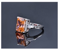 Prix usine Super étincelant 8A bague en zircone cubique en argent Sterling 925 femmes bagues en diamant à haute teneur en carbone pour la fête de mariage