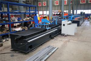 Machine de formage à froid pour la fabrication de profilés en C pour structures de montage de panneaux solaires photovoltaïques Unistrut de plusieurs tailles - Product Image 3