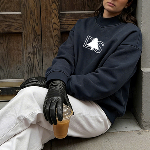 Sudadera Oversize Personalizada para Mujer con Gran Parche Bordado, 400GSM, Gruesa, Suave, de Felpa, con Cuello Alto - Product Image 3