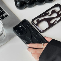 Coque de téléphone à motif flamme évidé pour dissipation thermique, compatible avec iPhone 16 15 Pro Max 14 13 12 Pro