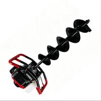Tarière rotative thermique portable pour le forage de trous de poteaux agricoles