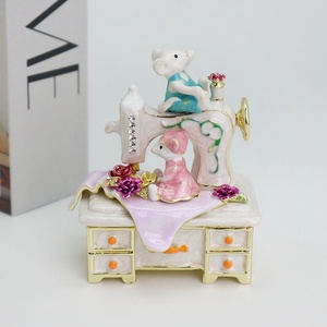 SHINNYGIFTS Modern Metal Jewelry &amp; Trinket <strong>Box</strong> Hand-Painted Easter Mouse Enameled <strong>Sewing</strong> Machine Home Decor Collectible - Product Image 2