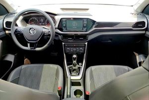 <span class=keywords><strong>Volkswagen</strong></span> d'occasion 2023, véhicule essence VW <span class=keywords><strong>T</strong></span>-<span class=keywords><strong>CROSS</strong></span> 1.5L 300TSI DSG de haute qualité, SUV compact 5 portes d'occasion - Product Image 2